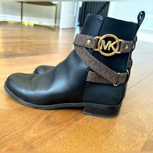 Michael Kors booties size 8.5M